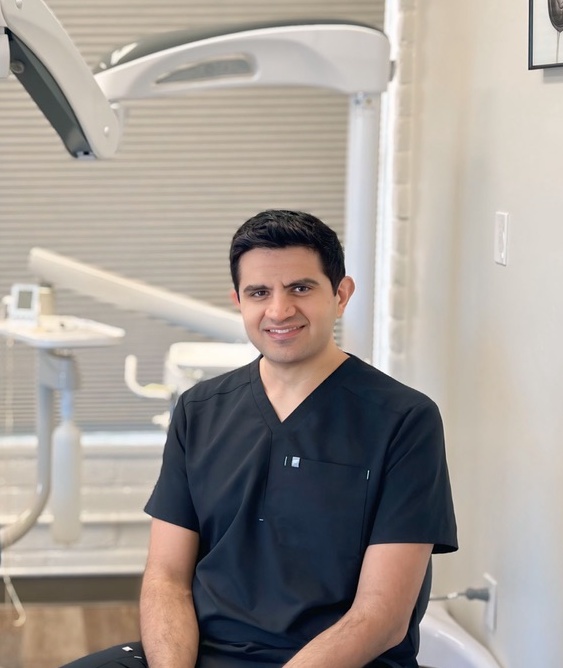 Portrait of Dr. Ron Malakpour, endodontist at Root Canal Specialists in Tucson, Arizona